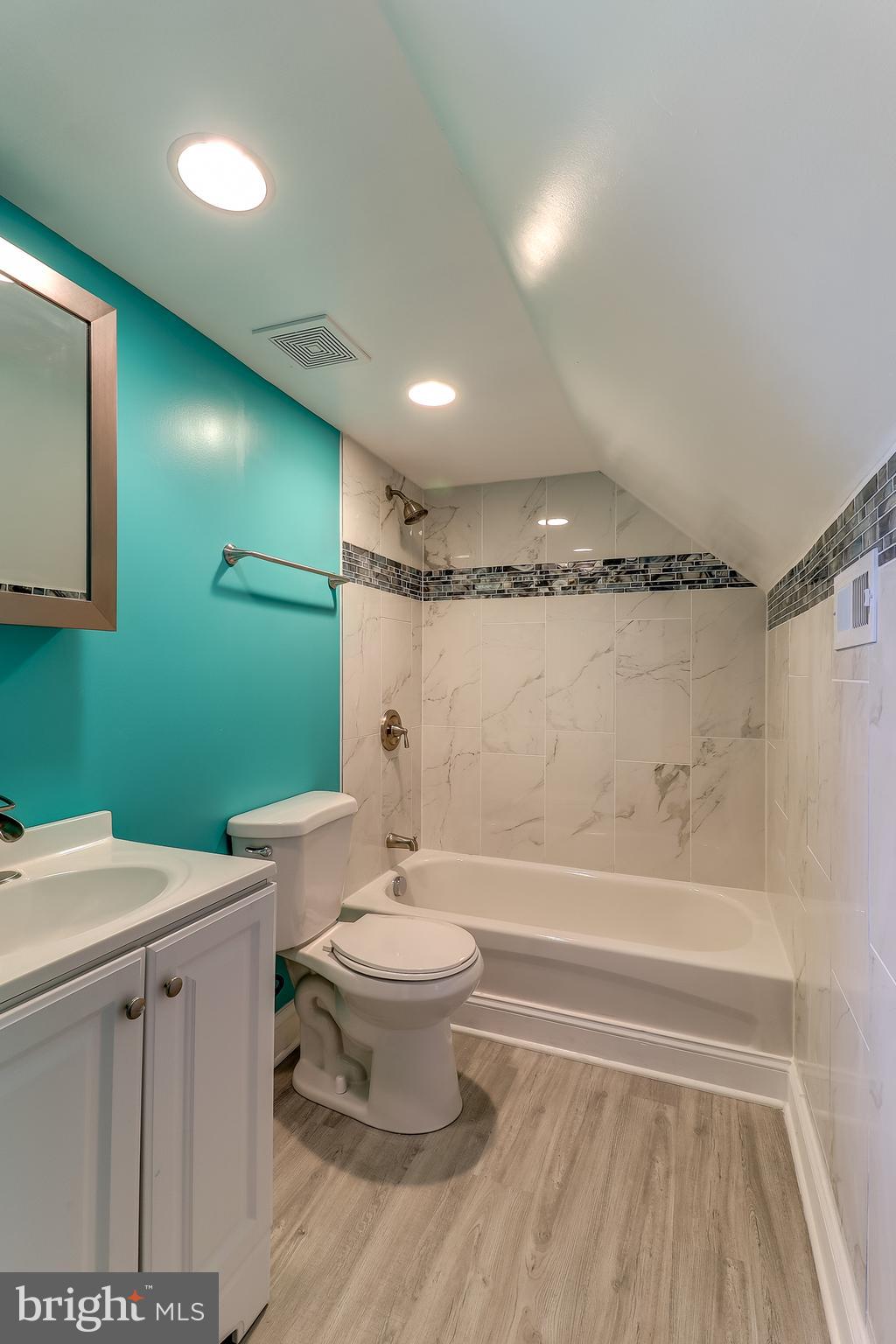 322 Townsend Road Baltimore, MD 21221 - Photo 18 of 37 Upper Level Full Bath- W/ Ceramic Tile Surround