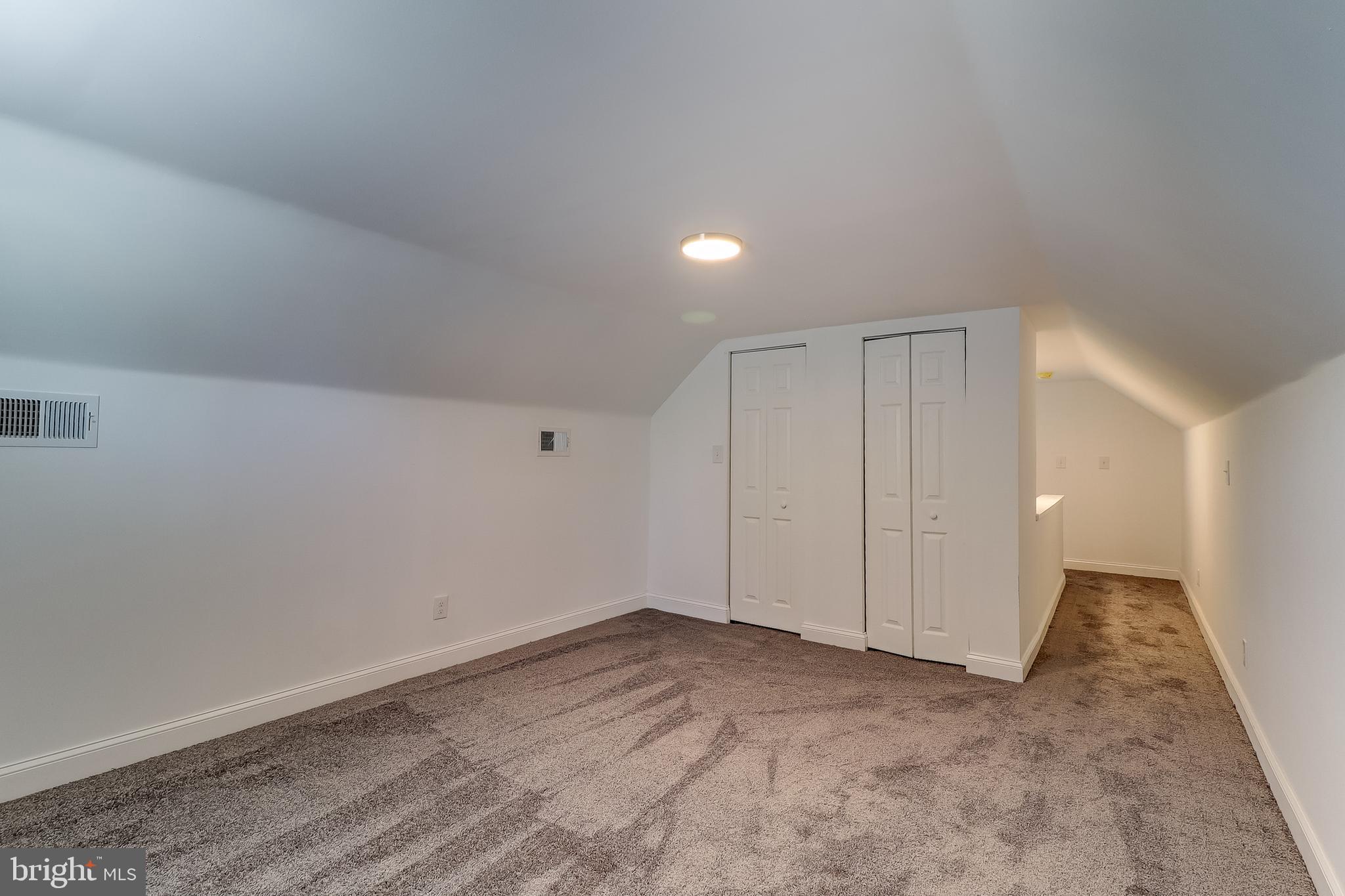 322 Townsend Road Baltimore, MD 21221 - Photo 22 of 37 Upper level primary bedroom