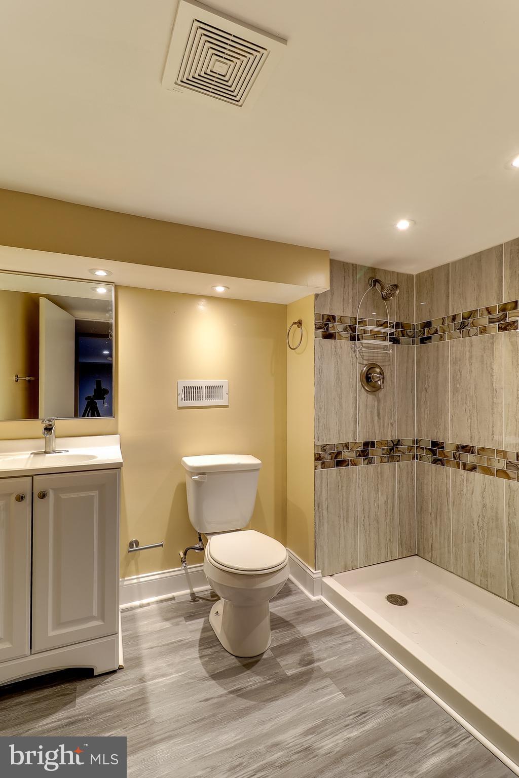 322 Townsend Road Baltimore, MD 21221 - Photo 28 of 37 Lower level full bath- Bathroom #3