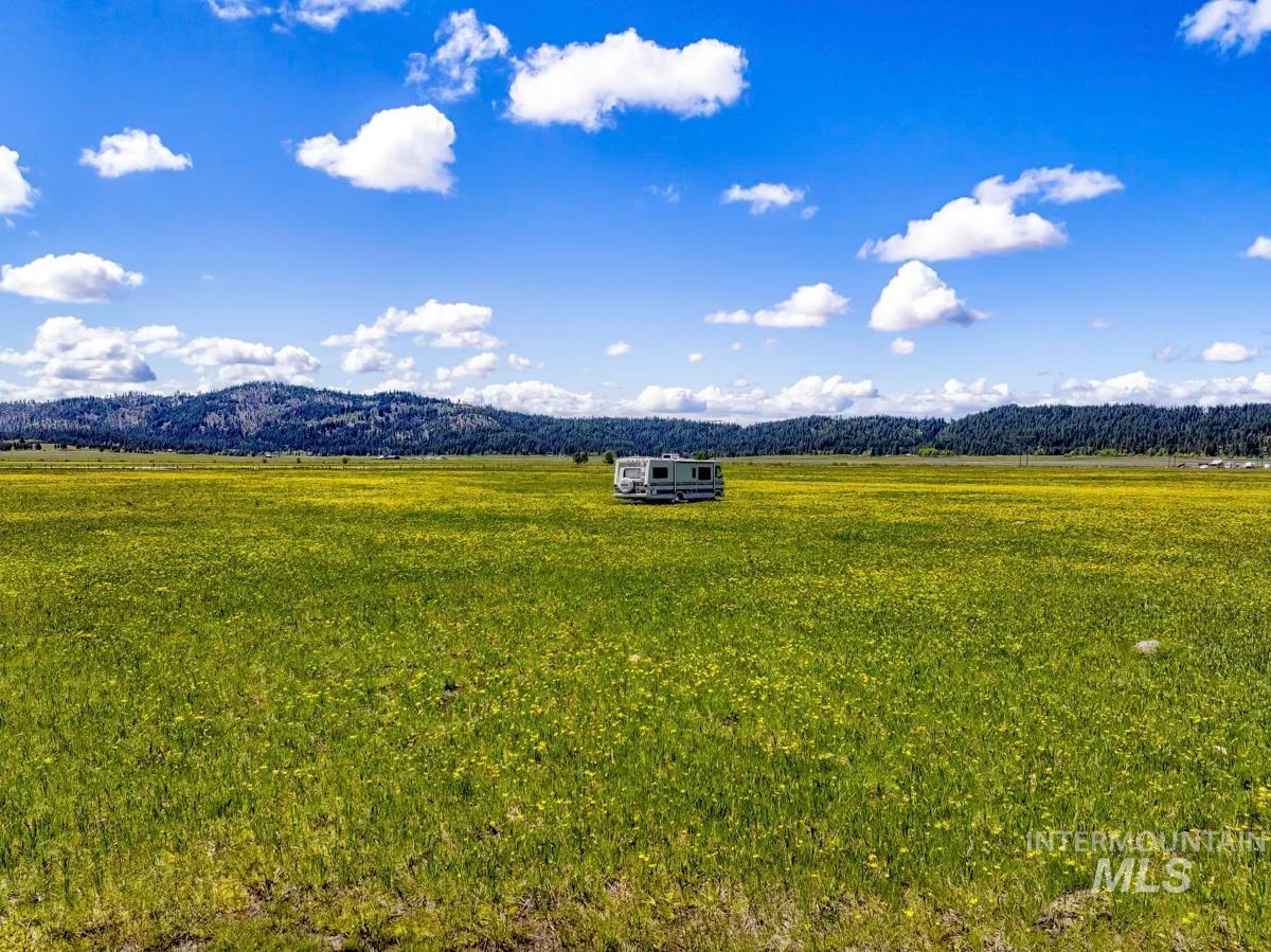17 Gray Lane Cascade, ID 83611 - Photo 2 of 18