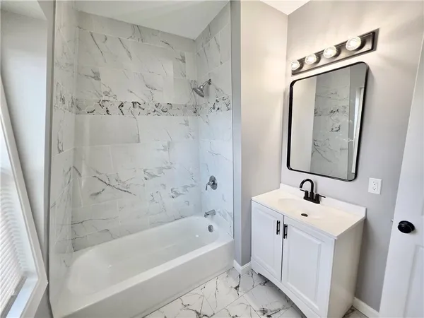 $2,500 | 73 Vernon Street, Unit 3, Providence, RI 02903