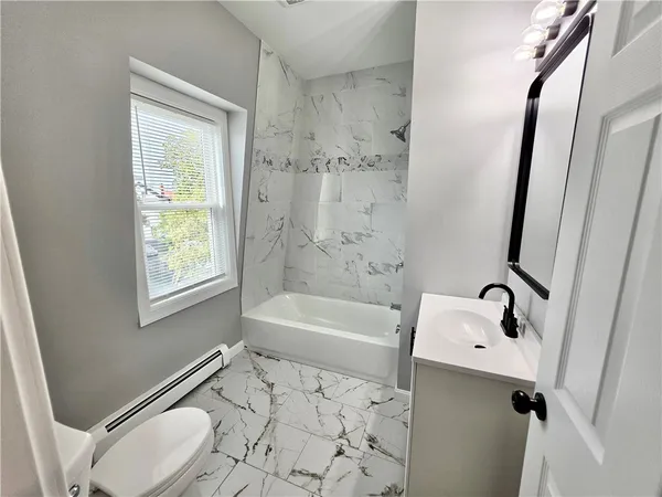 $2,500 | 73 Vernon Street, Unit 3, Providence, RI 02903