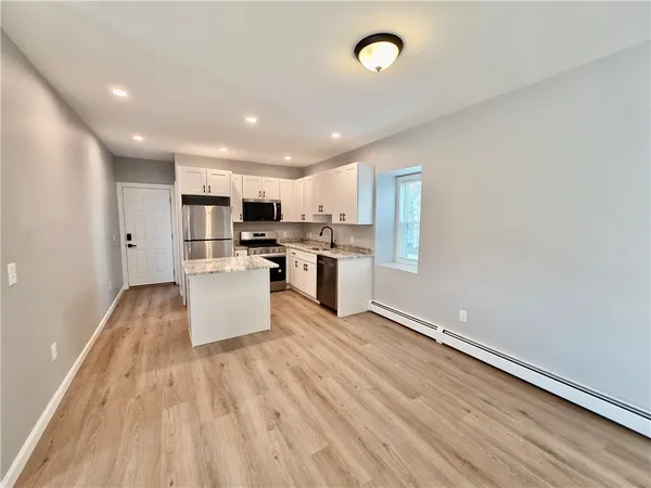 $2,500 | 73 Vernon Street, Unit 3, Providence, RI 02903