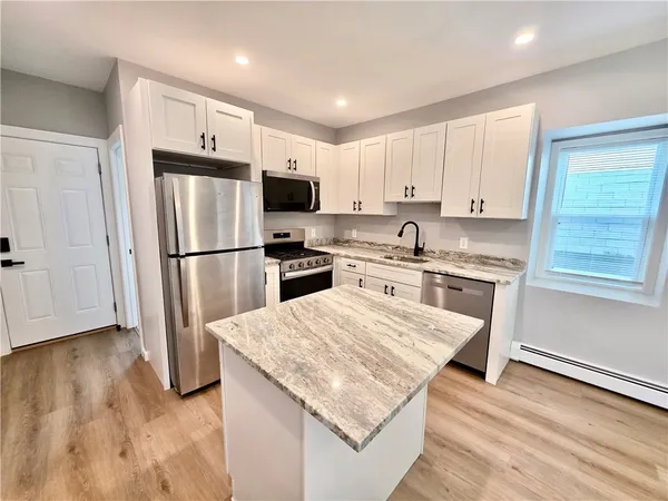 $2,500 | 73 Vernon Street, Unit 3, Providence, RI 02903
