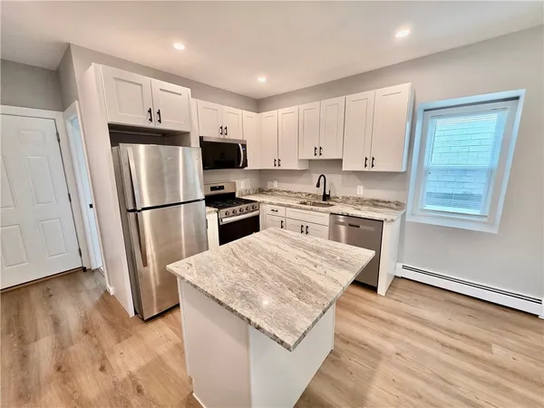 $2,500 | 73 Vernon Street, Unit 3, Providence, RI 02903