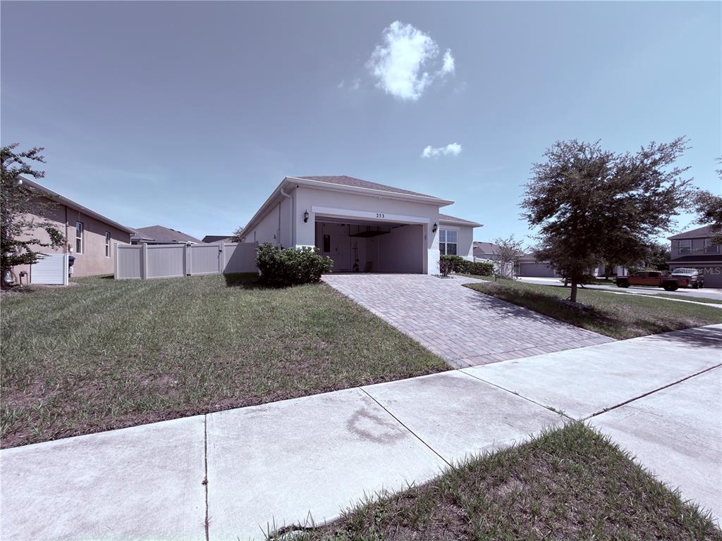 253 Luxmore Road Groveland, FL 34736 - Photo 3 of 41 Gallery Image 3