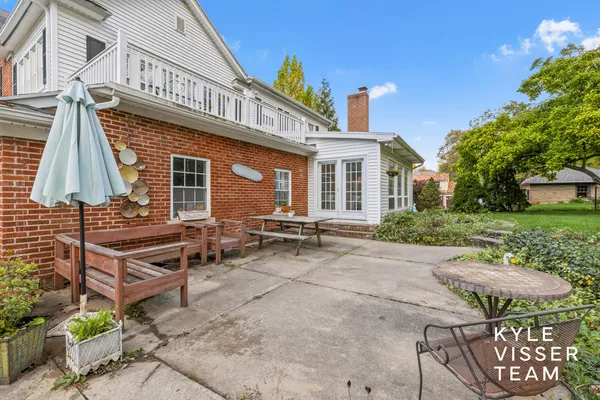 $1,450,000 | 508 Cambridge Boulevard Southeast, East Grand Rapids, MI 49506