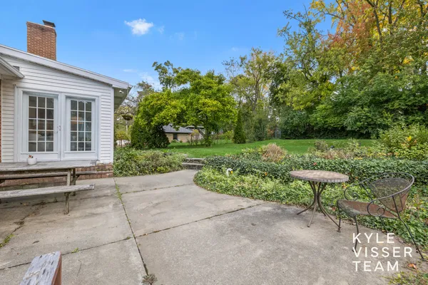 $1,450,000 | 508 Cambridge Boulevard Southeast, East Grand Rapids, MI 49506
