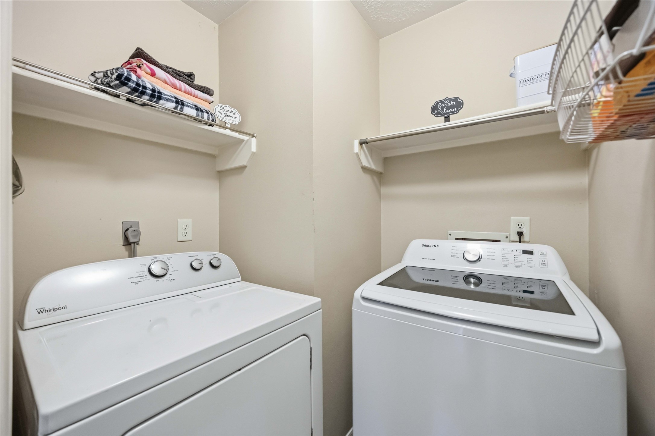 3226 Keygate Drive Spring, TX 77388 - Photo 24 of 34 Utility Room near Kitchen