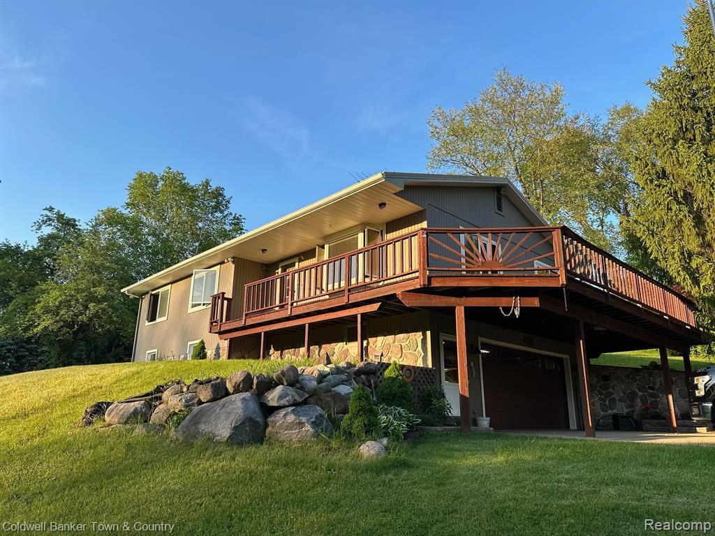 6176 Denton Hill Road Fenton, MI 48430 - Photo 1 of 41 Gallery Image 1