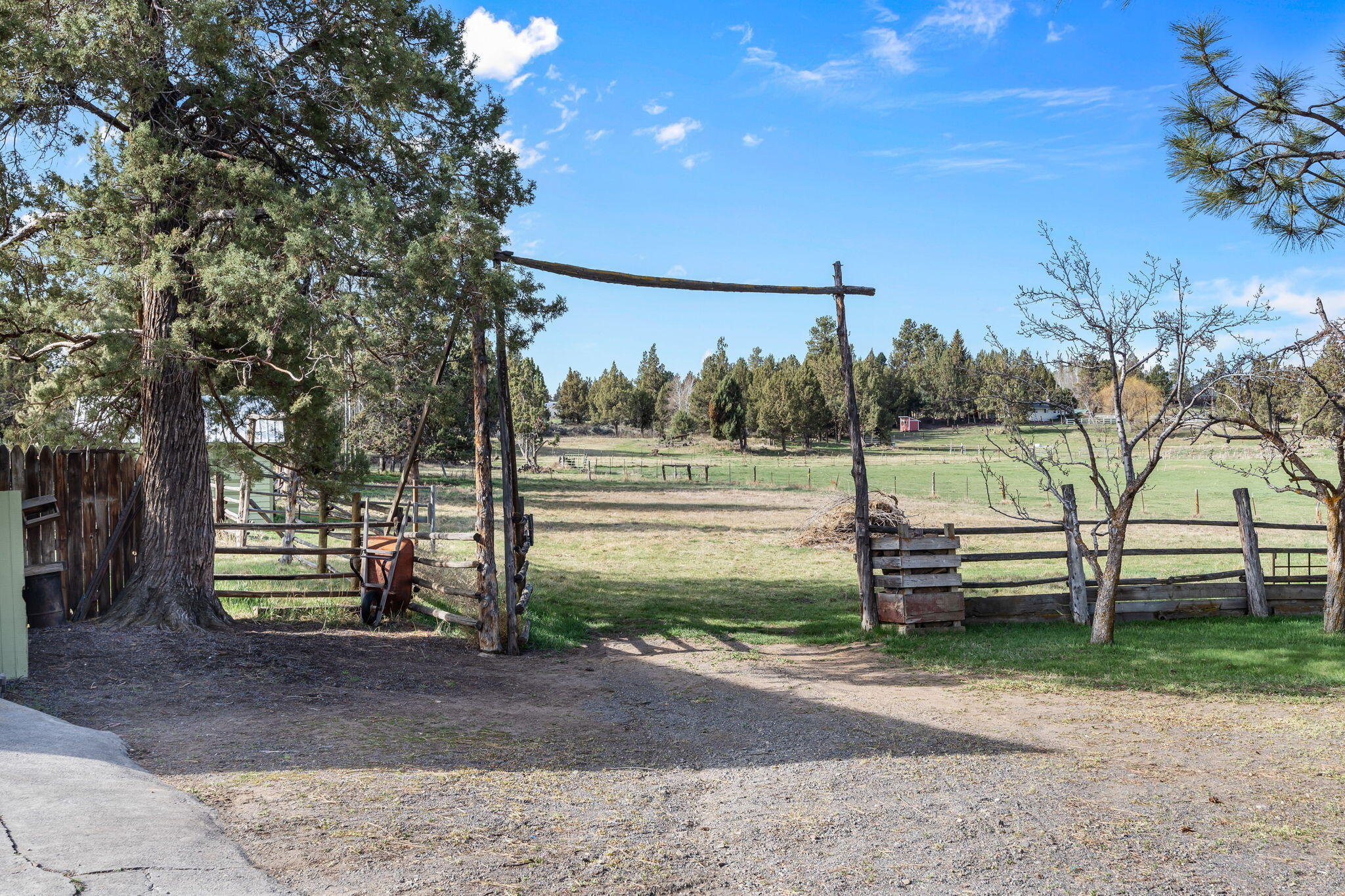 22655 Alfalfa Market Road Bend, OR 97701 - Photo 39 of 58 This is the entrance to the rear pasture