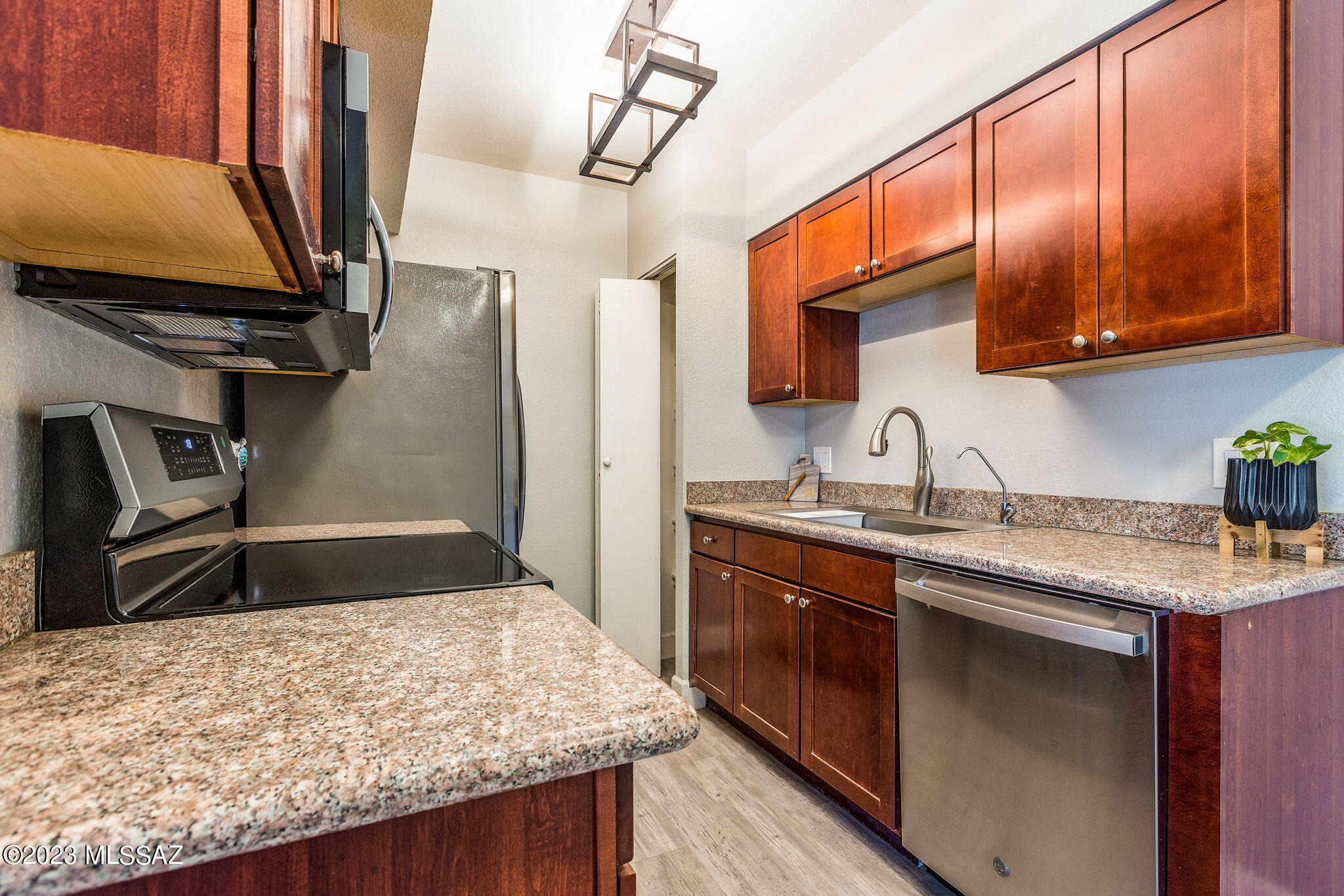 3357 North Country Club Road, Unit 28 Tucson, AZ 85716 - Photo 7 of 21 Gallery Image 7
