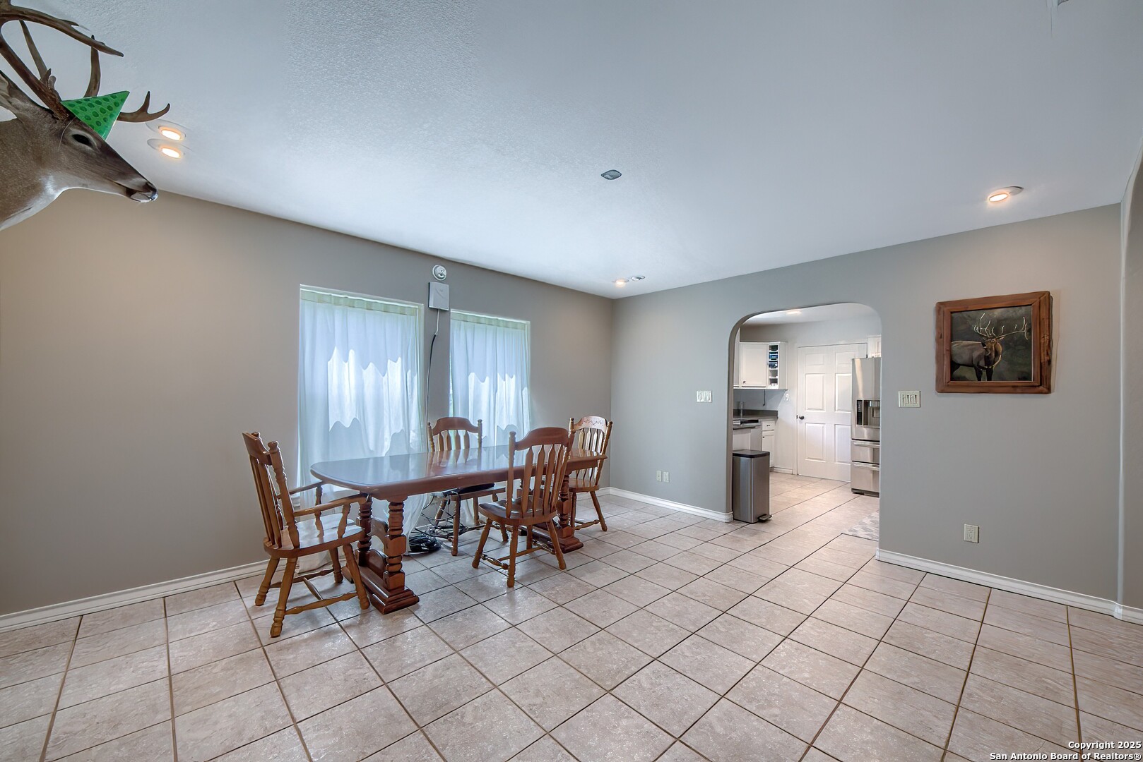 5464 Coughran Road Pleasanton, TX 78064 - Photo 24 of 55 a view of a dining room with furniture