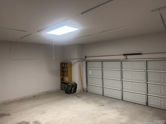 $2,300 | 473 Hunters Ranch East, San Antonio, TX 78253