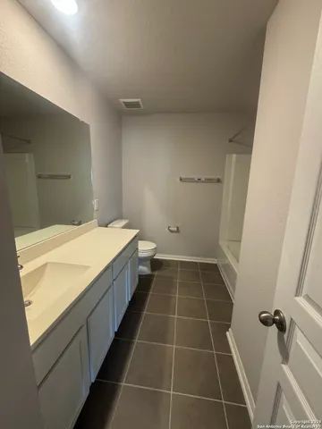 $2,300 | 473 Hunters Ranch East, San Antonio, TX 78253