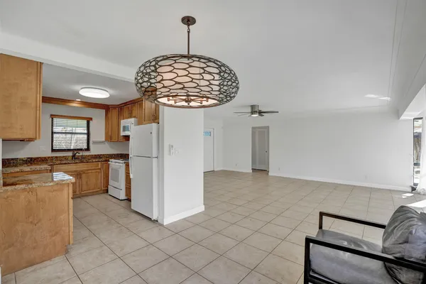 $3,500 | 2674 Northeast 8th Court, Pompano Beach, FL 33062