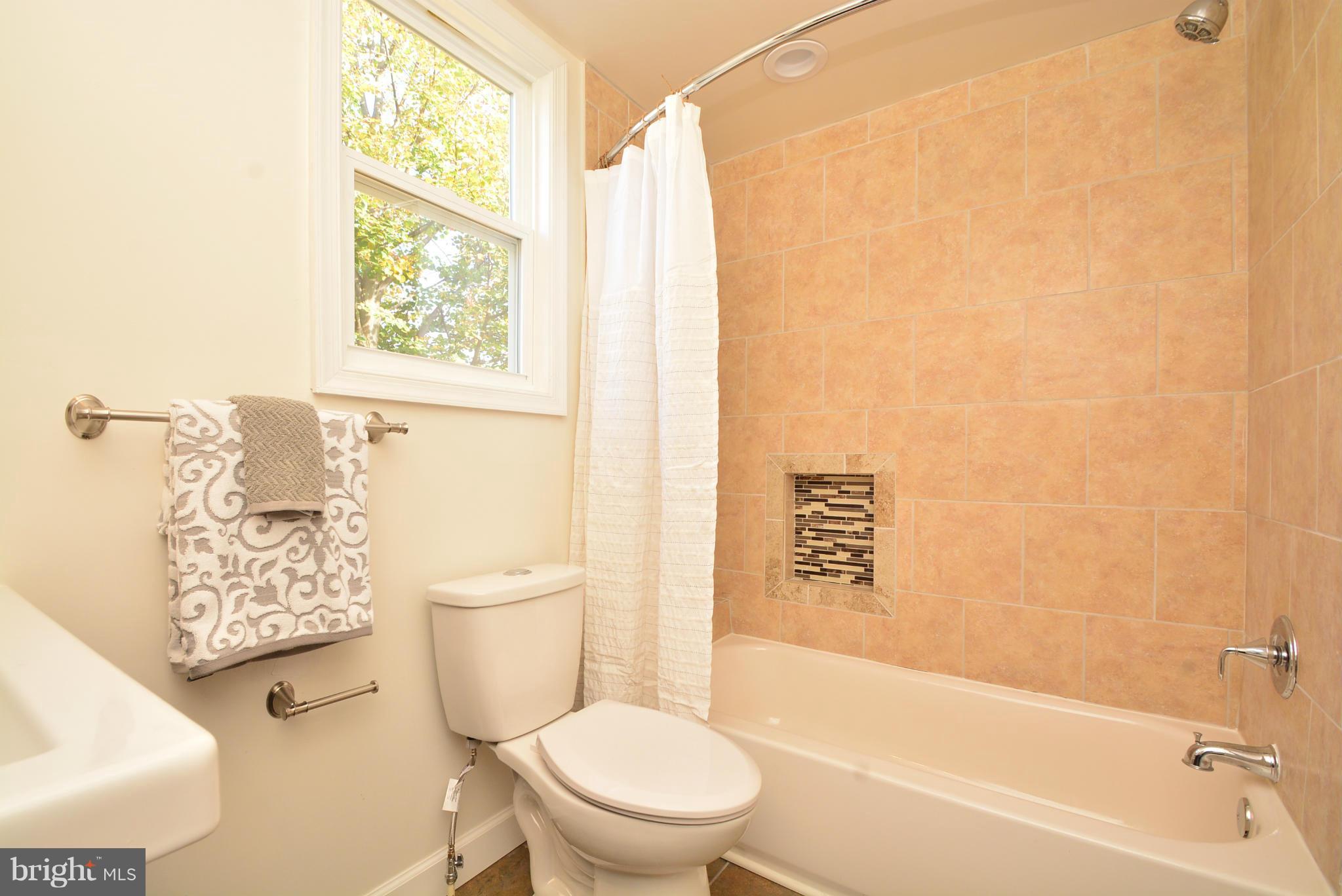 8219 Philadelphia Road Baltimore, MD 21237 - Photo 21 of 30 Bath 2