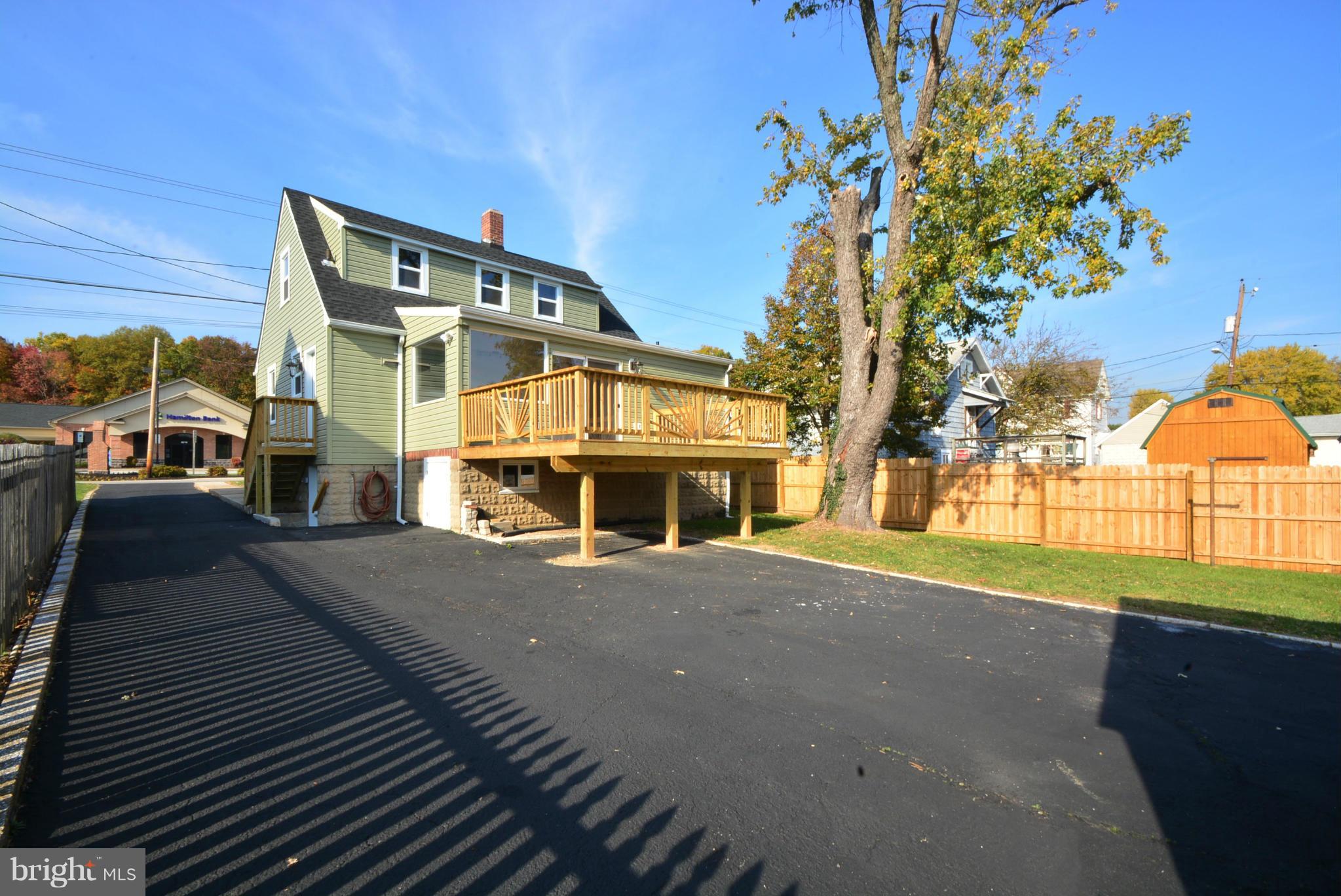8219 Philadelphia Road Baltimore, MD 21237 - Photo 24 of 30 Driveway and Deck