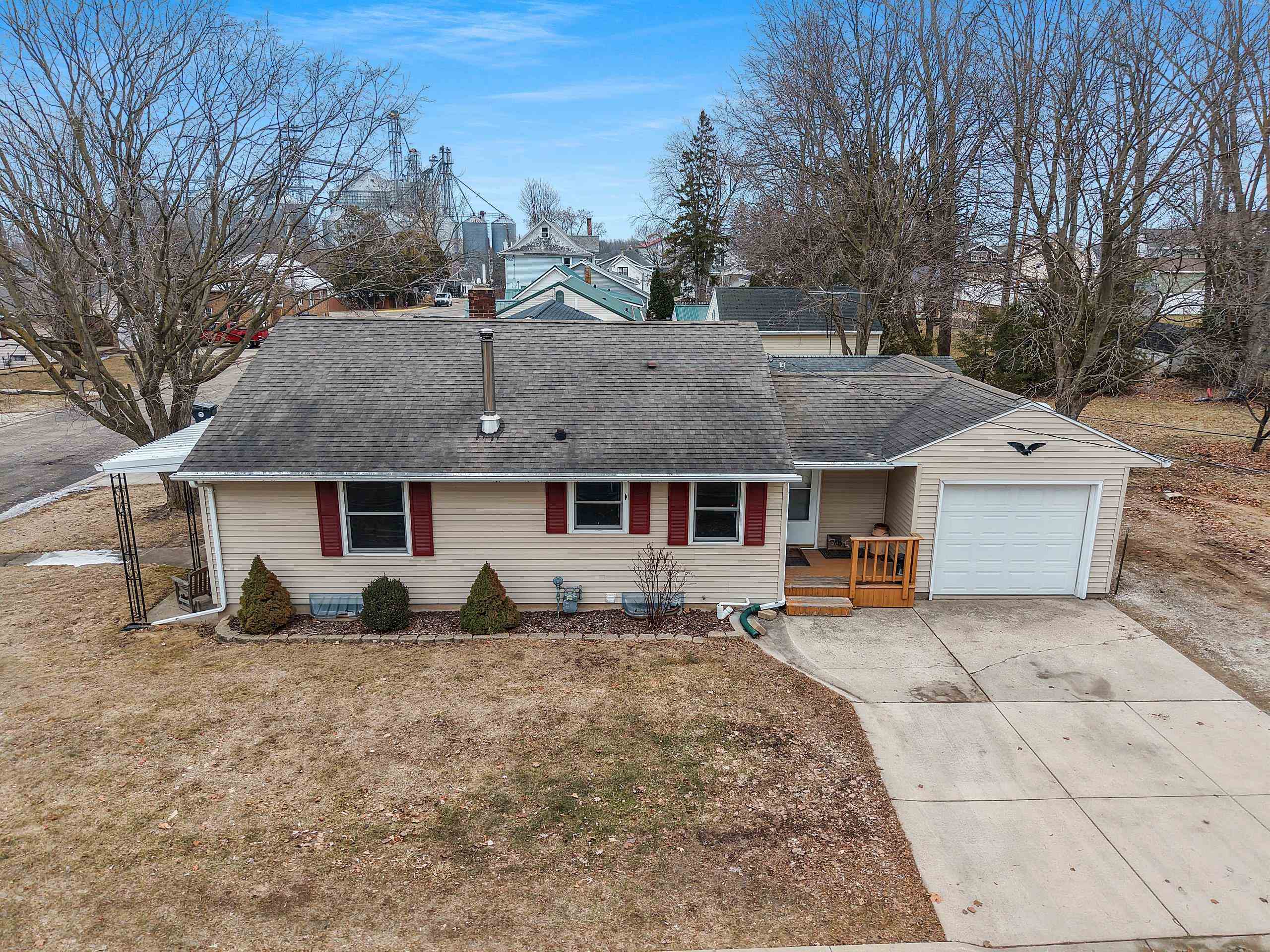 325 Elm Street Denmark, WI 54208 - Photo 4 of 31