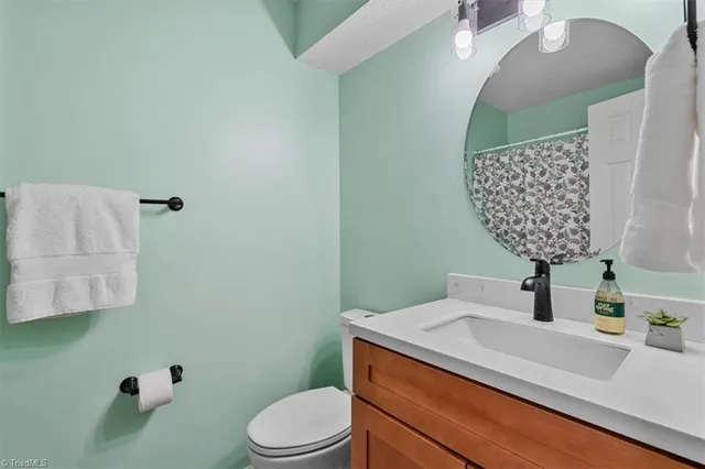 $174,900 | 3701 Cotswold Terrace, Unit 7J, Greensboro, NC 27410