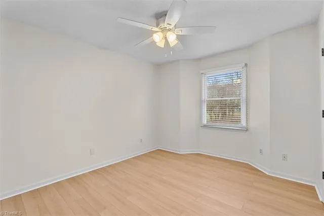 $174,900 | 3701 Cotswold Terrace, Unit 7J, Greensboro, NC 27410