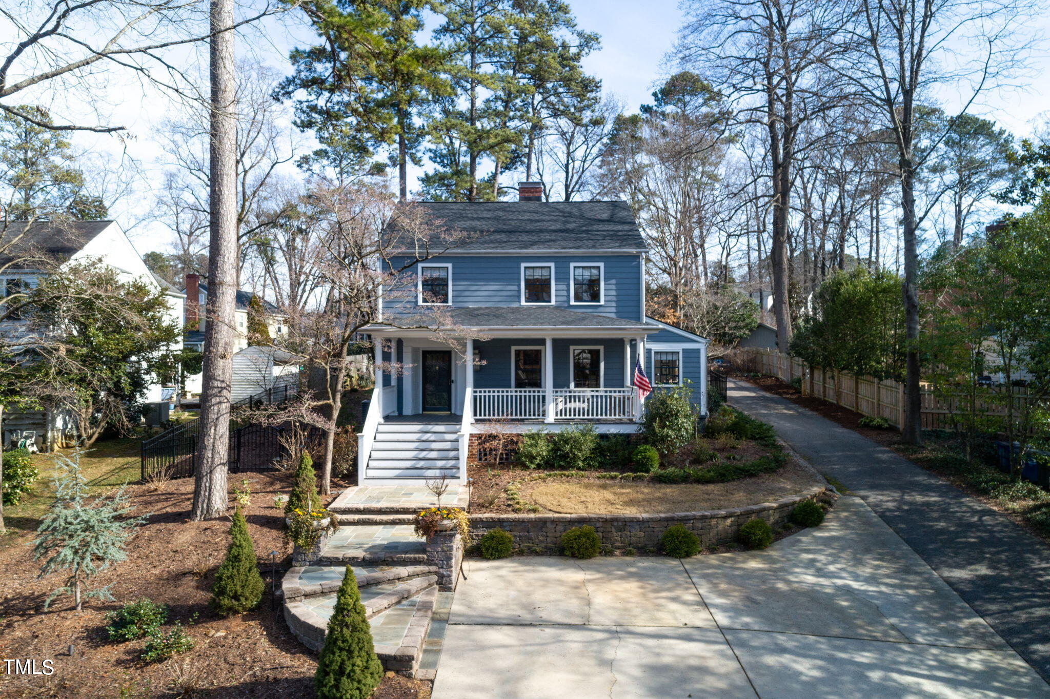 2312 Oxford Road Raleigh, NC 27608 - Photo 39 of 40 a front view of a house with a yard