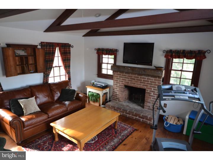 47 Stathems Neck Road Greenwich, NJ 08323 - Photo 9 of 25 Family Room