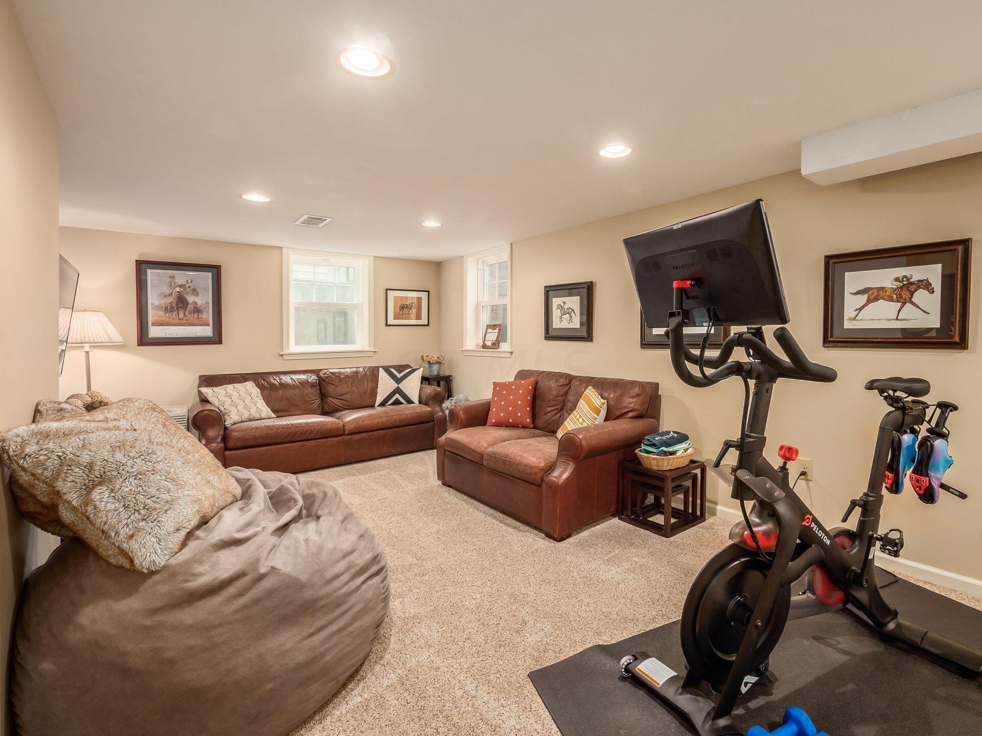 1544 Guilford Road Columbus, OH 43221 - Photo 48 of 76 LL Rec Room