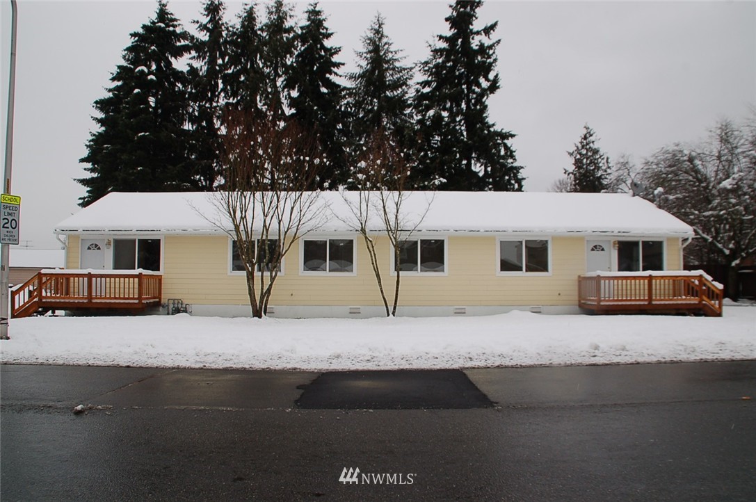 2812 Northeast 12th Street Renton, WA 98056 - Photo 1 of 24 Gallery Image 1