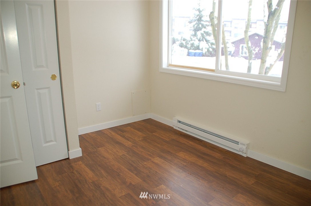 2812 Northeast 12th Street Renton, WA 98056 - Photo 11 of 24 Gallery Image 11