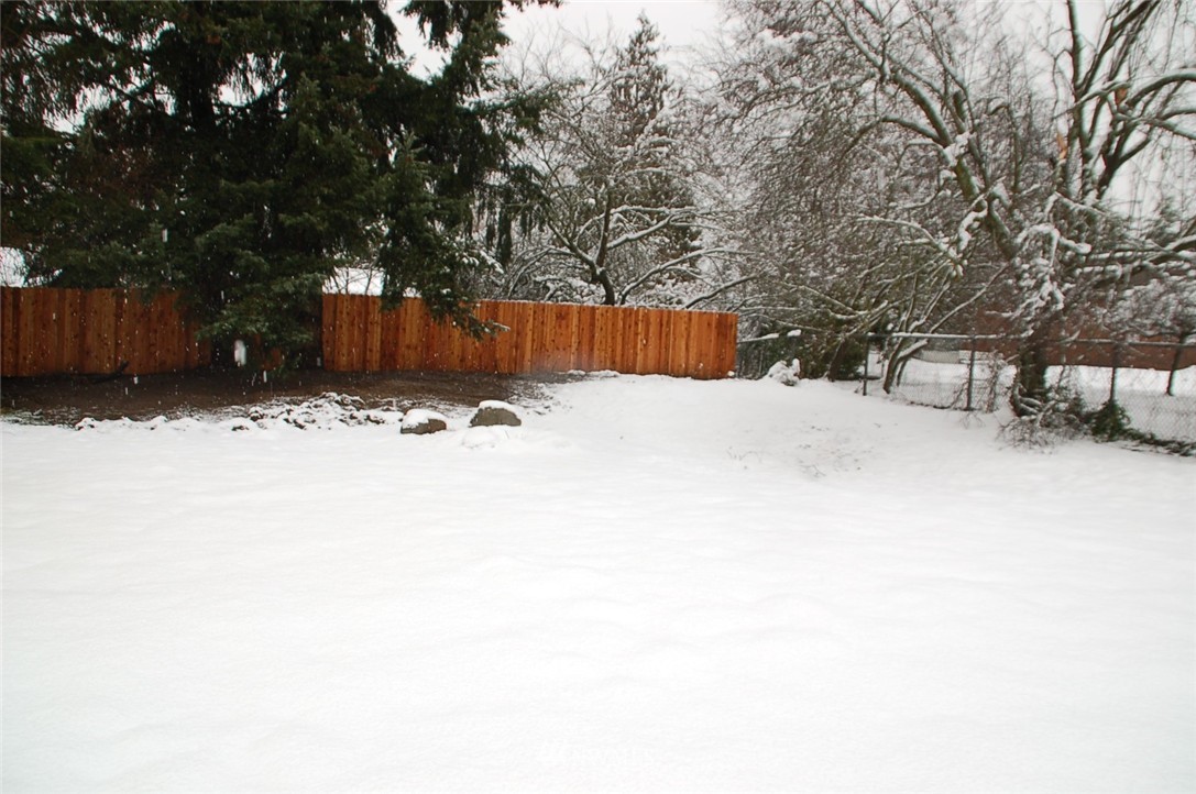 2812 Northeast 12th Street Renton, WA 98056 - Photo 14 of 24 Gallery Image 14