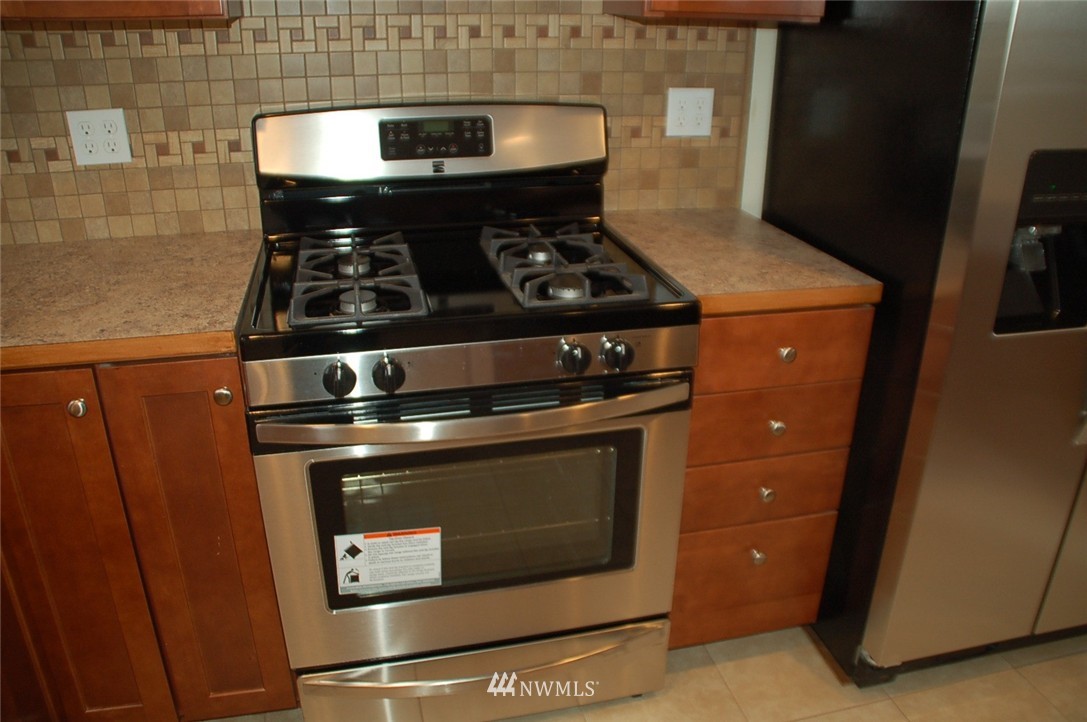 2812 Northeast 12th Street Renton, WA 98056 - Photo 19 of 24 Gallery Image 19