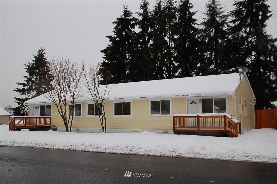 2812 Northeast 12th Street Renton, WA 98056 - Photo 23 of 24 Gallery Image 23