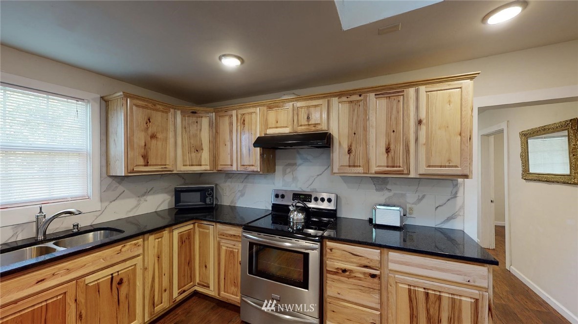 4338 Pine Road Northeast Bremerton, WA 98310 - Photo 9 of 23 Gallery Image 9