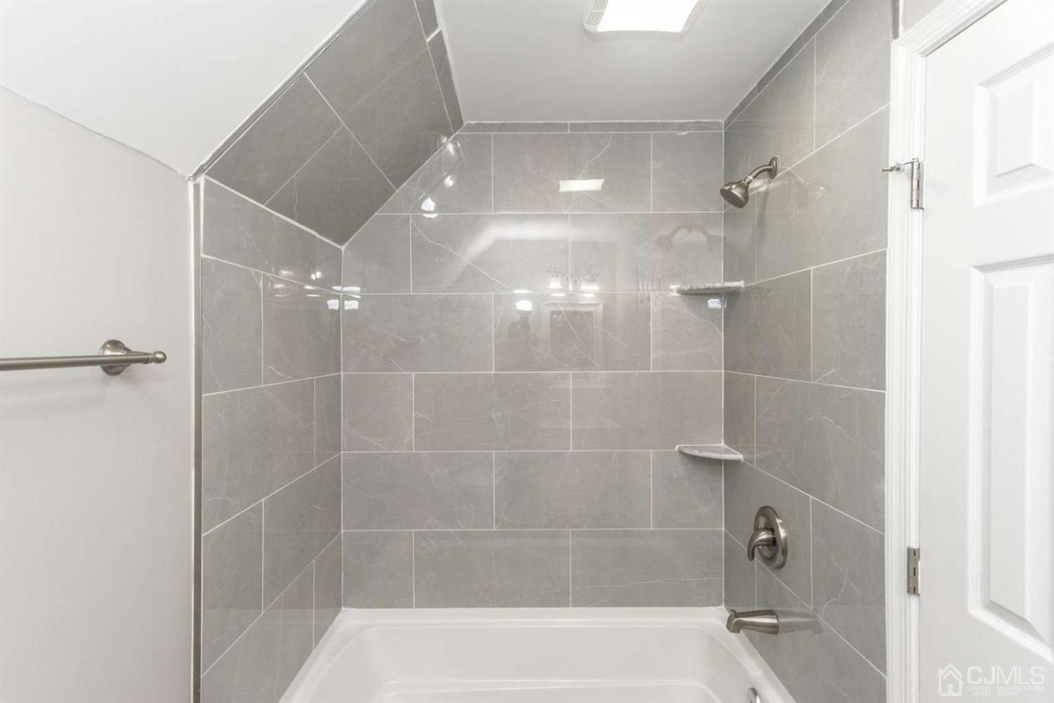 808 Curie Road North Brunswick, NJ 08902 - Photo 13 of 18