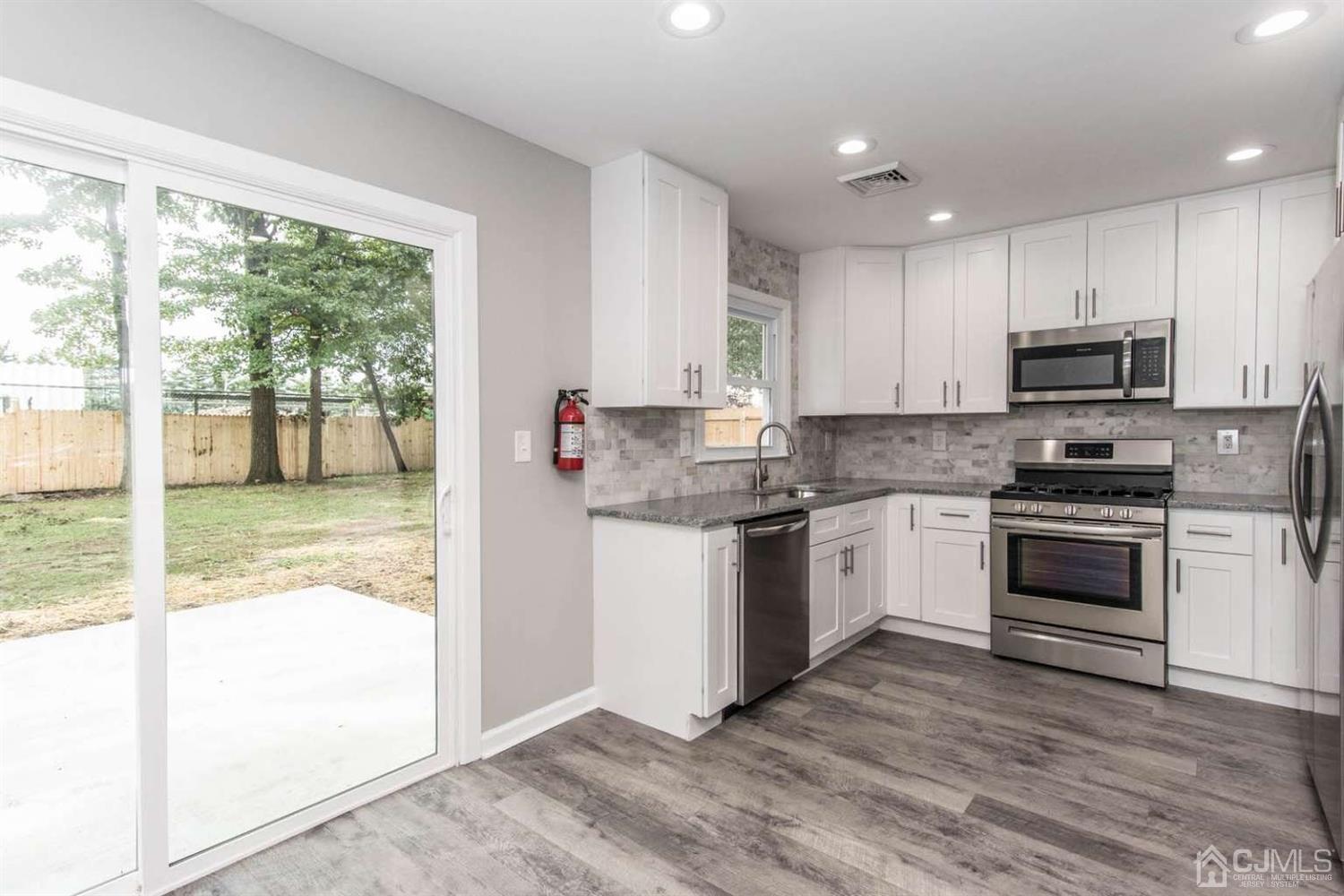 808 Curie Road North Brunswick, NJ 08902 - Photo 4 of 18