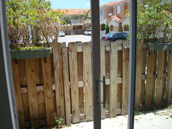 229 East 3rd Street, Unit 2 Hialeah, FL 33010 - Photo 3 of 10 fotos totales 358
