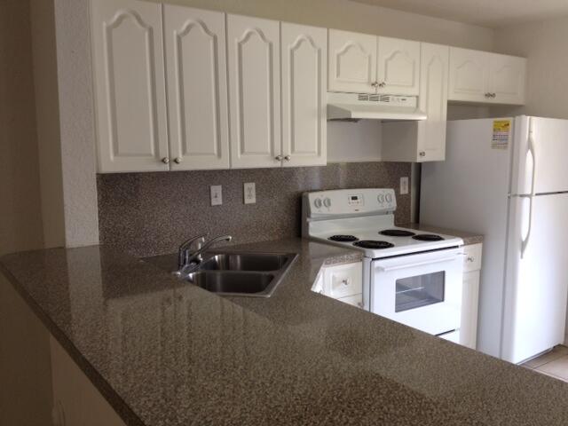 229 East 3rd Street, Unit 2 Hialeah, FL 33010 - Photo 10 of 10 r-kitchen