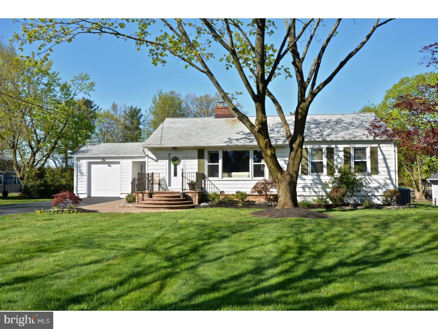 384 South Post Road Princeton Junction, NJ 08550 - Photo 2 of 25 Exterior Front