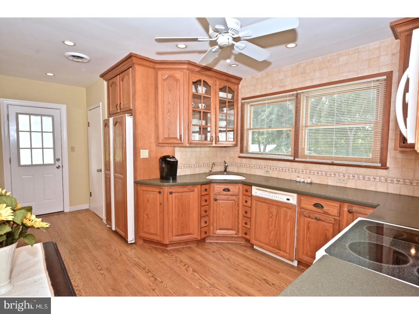 384 South Post Road Princeton Junction, NJ 08550 - Photo 9 of 25 Kitchen