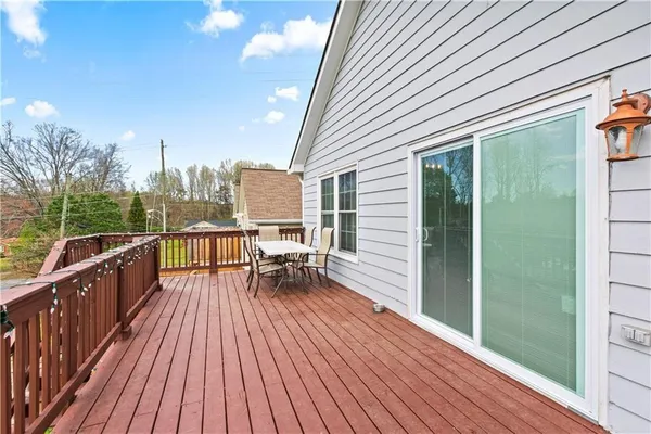 $2,950 | 2437 Pondside Place Northeast, Marietta, GA 30062