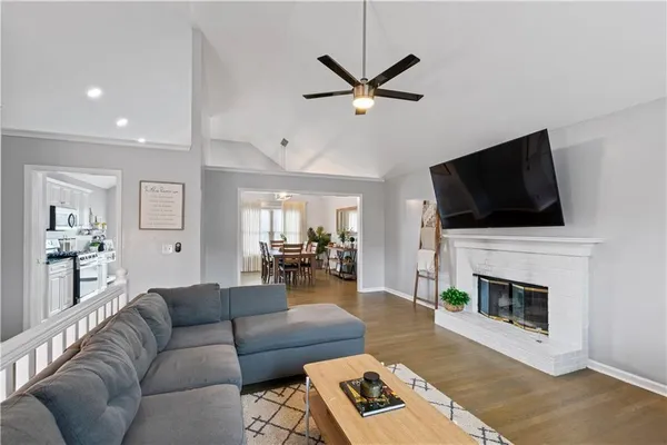 $2,950 | 2437 Pondside Place Northeast, Marietta, GA 30062