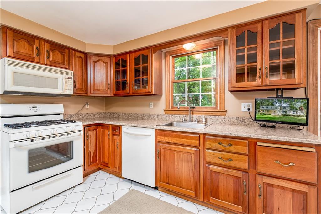107 Checkerberry Road Baden, PA 15005 - Photo 11 of 24 Gallery Image 11