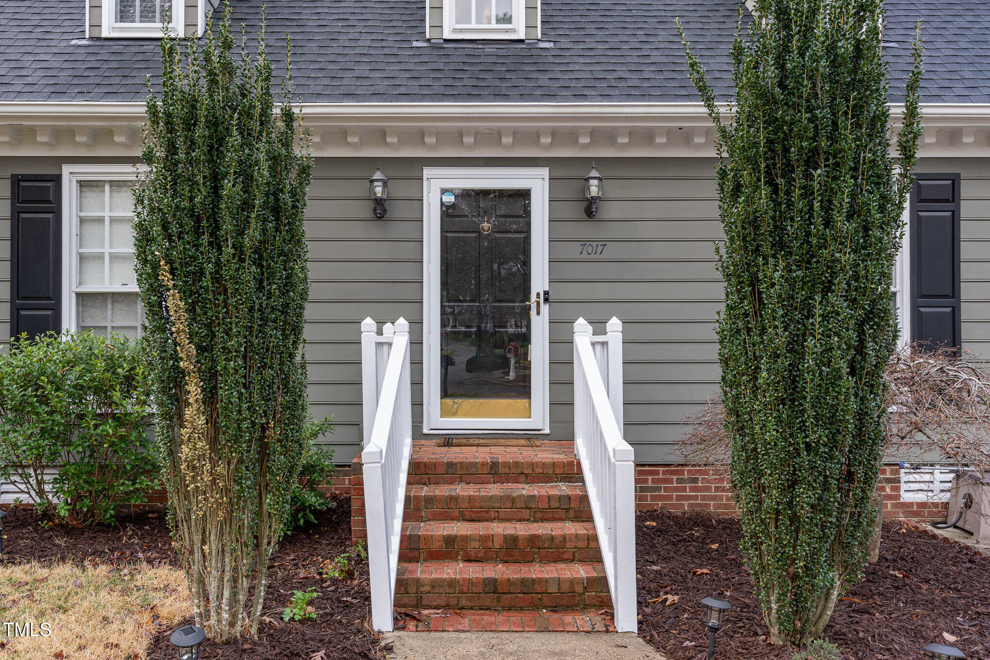 7017 Sandringham Court Raleigh, NC 27613 - Photo 4 of 25 004_dsc00010-edit_105
