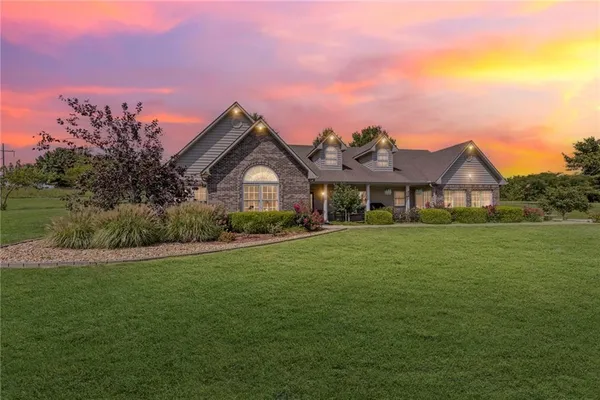 $1,020,000 | 2400 South Outer Belt Road, Oak Grove, MO 64075