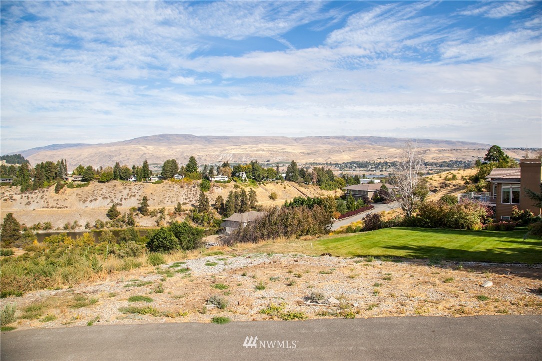 1805 Horselake Road Wenatchee, WA 98801 - Photo 12 of 16 Gallery Image 12