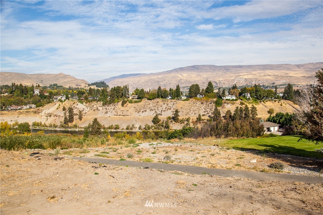 1805 Horselake Road Wenatchee, WA 98801 - Photo 15 of 16 Gallery Image 15