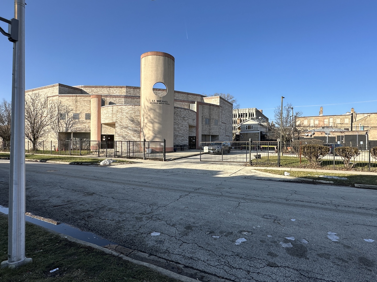 4111 West Monroe Street Chicago, IL 60624 - Photo 5 of 7 a view of houses with swimming pool