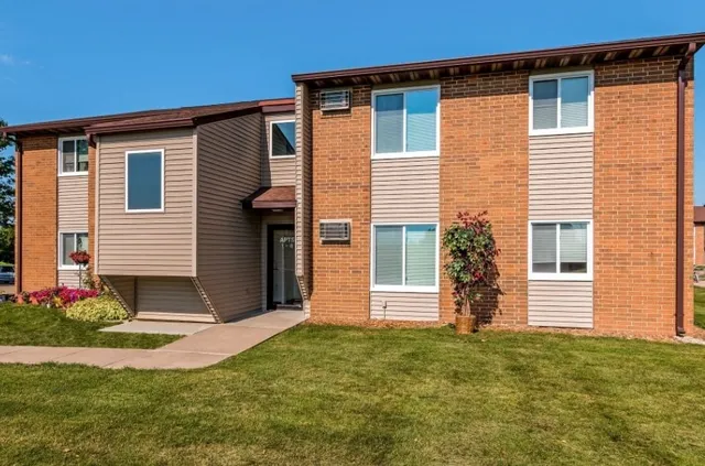 $780 | 902-905 North 14th Street, Indianola, IA 50125