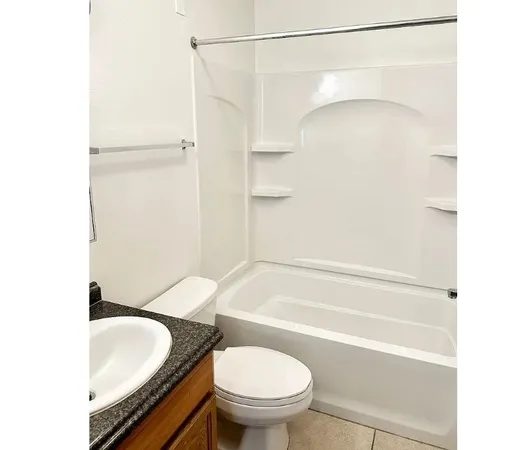 $780 | 902-905 North 14th Street, Indianola, IA 50125